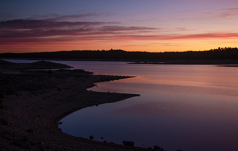 embalse de valmayor swimming, sunset